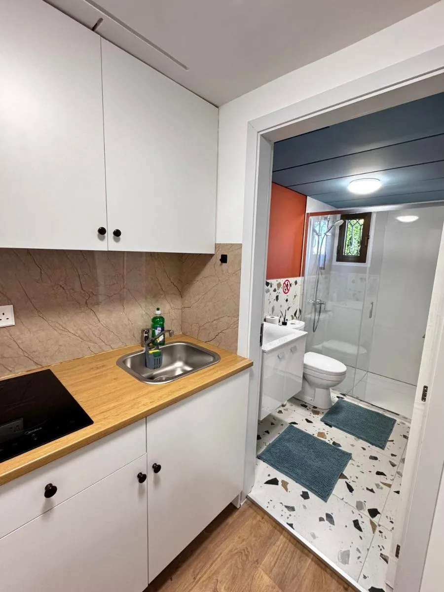 Image 3 of Modern Studio 4 private Kitchenette and Bathroom