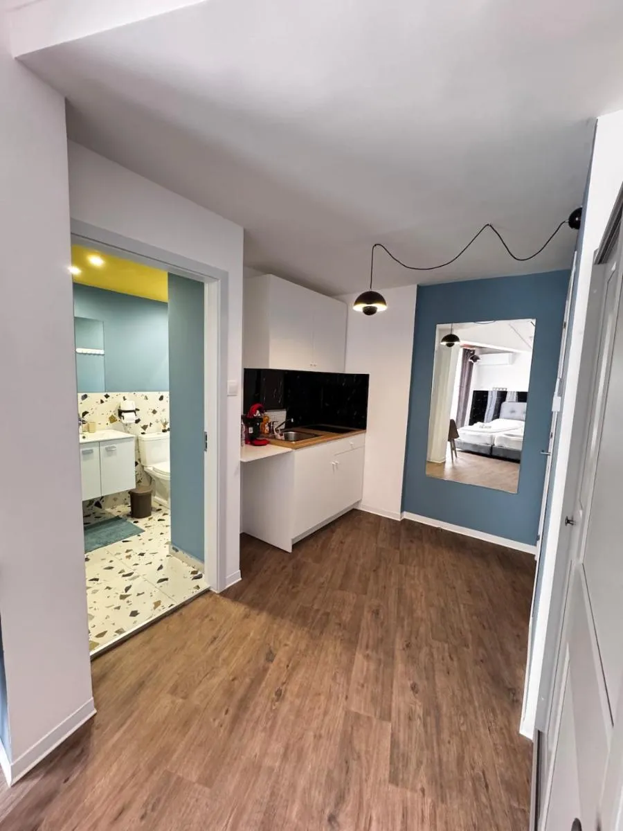 Image 5 of Modern Studio N14 kitchenette private bathroom
