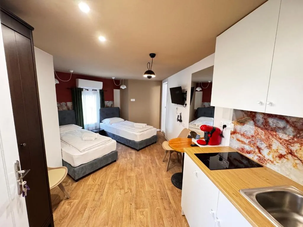 Image of Modern Studio N9 Kitchenette Bathroom