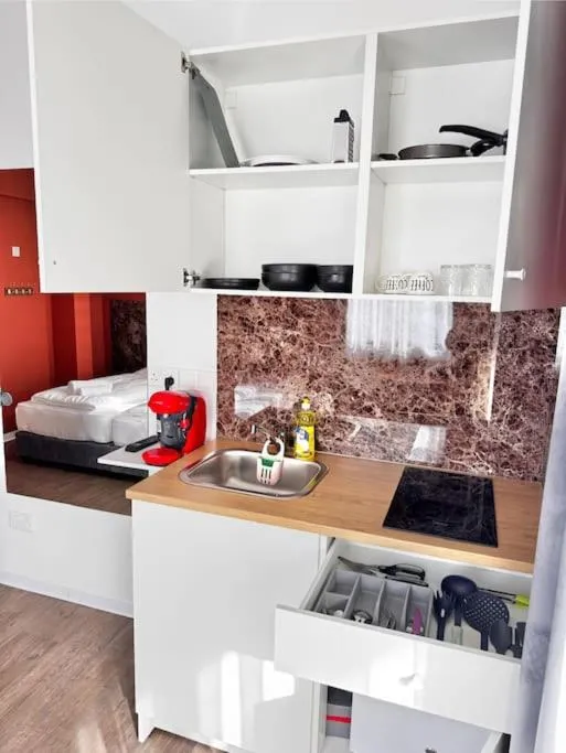 Image 3 of Modern Studio Nr 10 private Kitchenette and Bathroom