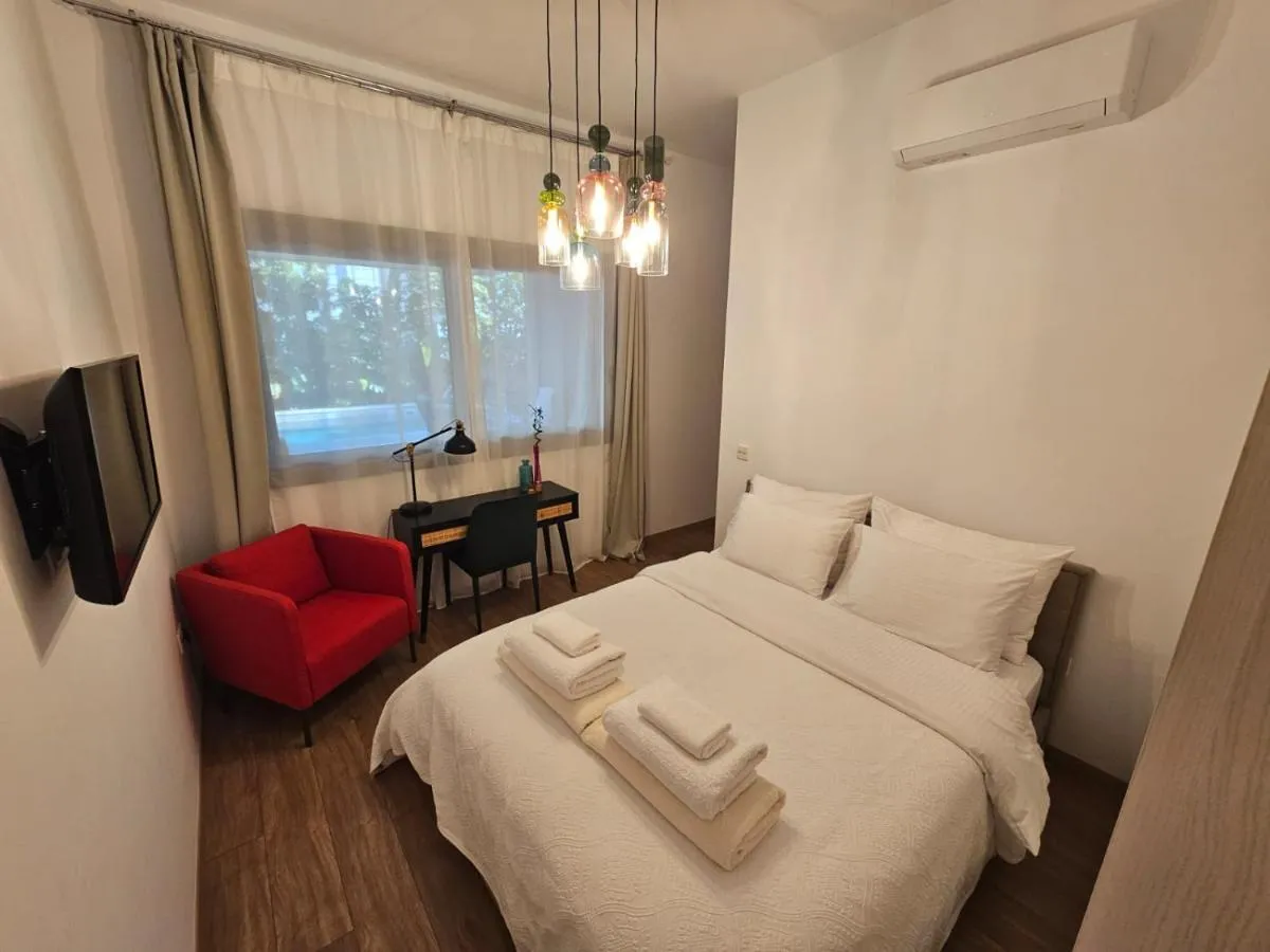 Image 5 of NEW Luxury House – Heated Salty Swimming Pool, Outdoor Jacuzzi, Sauna, Exotic Garden