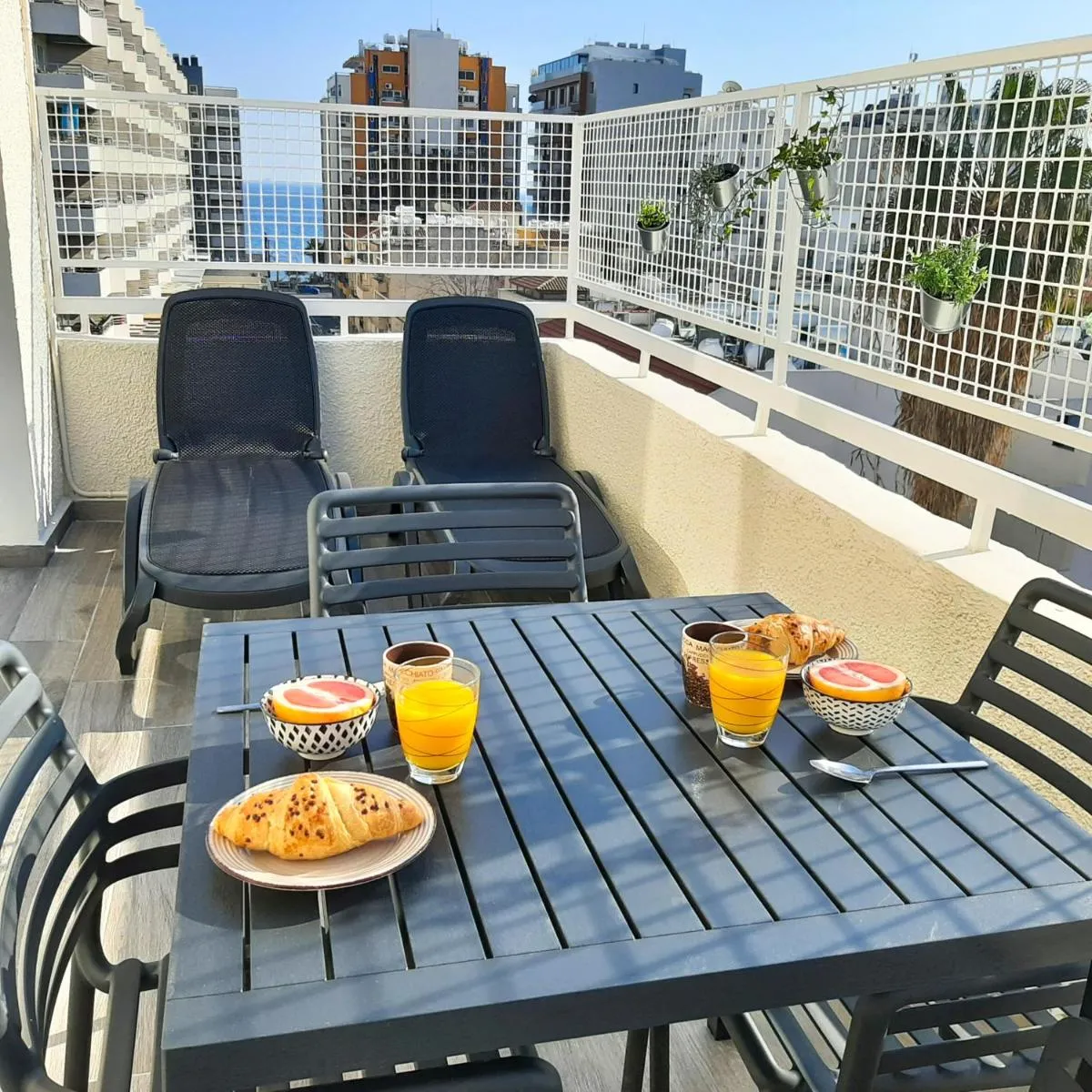 Image 3 of Sea Breeze Central, 2bed
