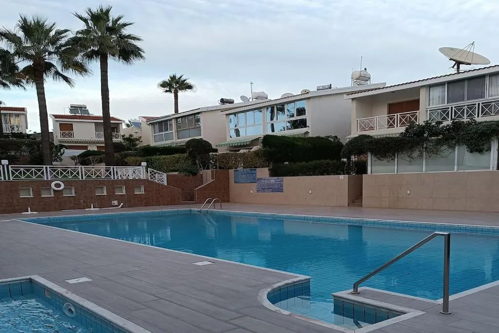 Image 4 of Sea view Beach House with Pool