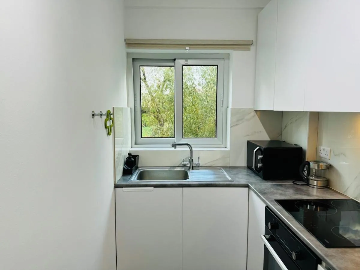 Image 6 of White 1-bdr apartment Agyos Tychonas