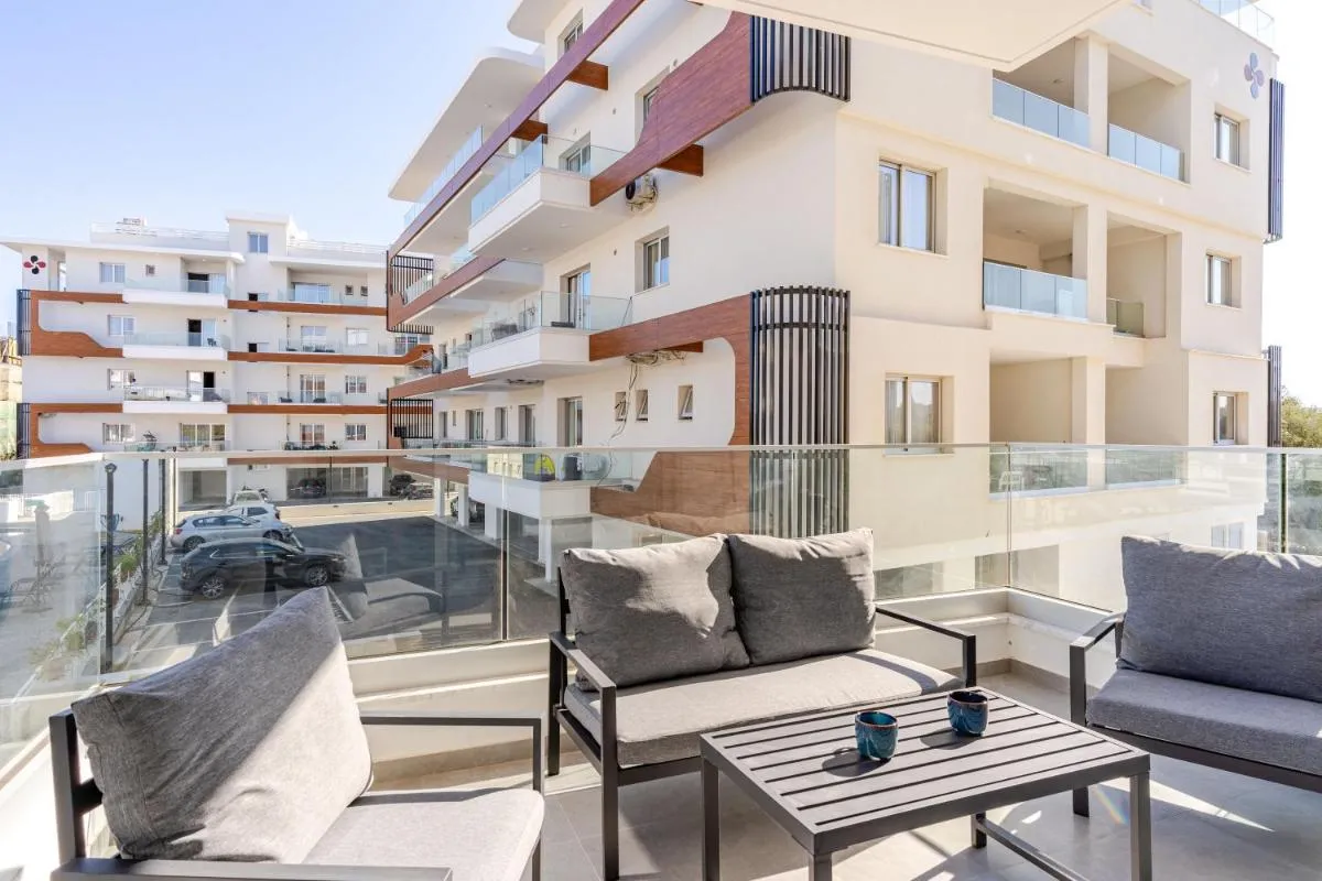 Image 3 of Zakaki Casino Swimming Pool Residence