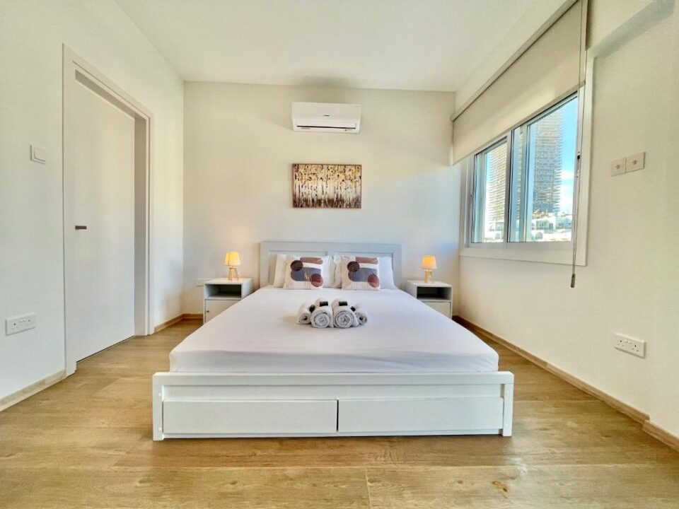 Amathus Modern Beachfront Flat